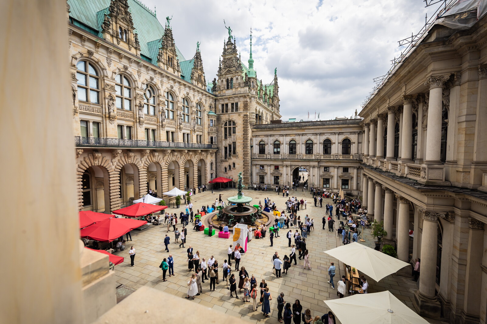 Ehrenhof des Hamburger Rathauses bei der Hamburger Sustainability Conference 2026